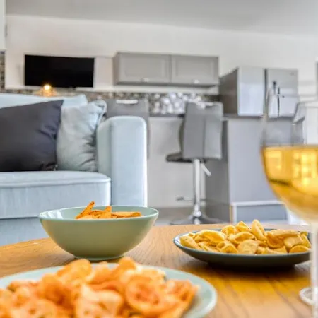 Coliving - Silva Bedroom - Convenient & Near Cern Apartamento