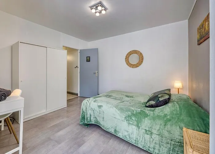 Daire Coliving - Silva Bedroom - Convenient & Near Cern